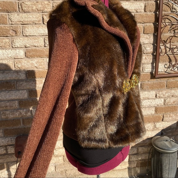 A.D. Originals | Vintage Elegant Brown Fur Coat with Gold Cheetah Brooch M 🐆✨ - Picture 11 of 15